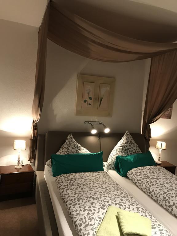 Hotel Leezdorfer Hof Extérieur photo